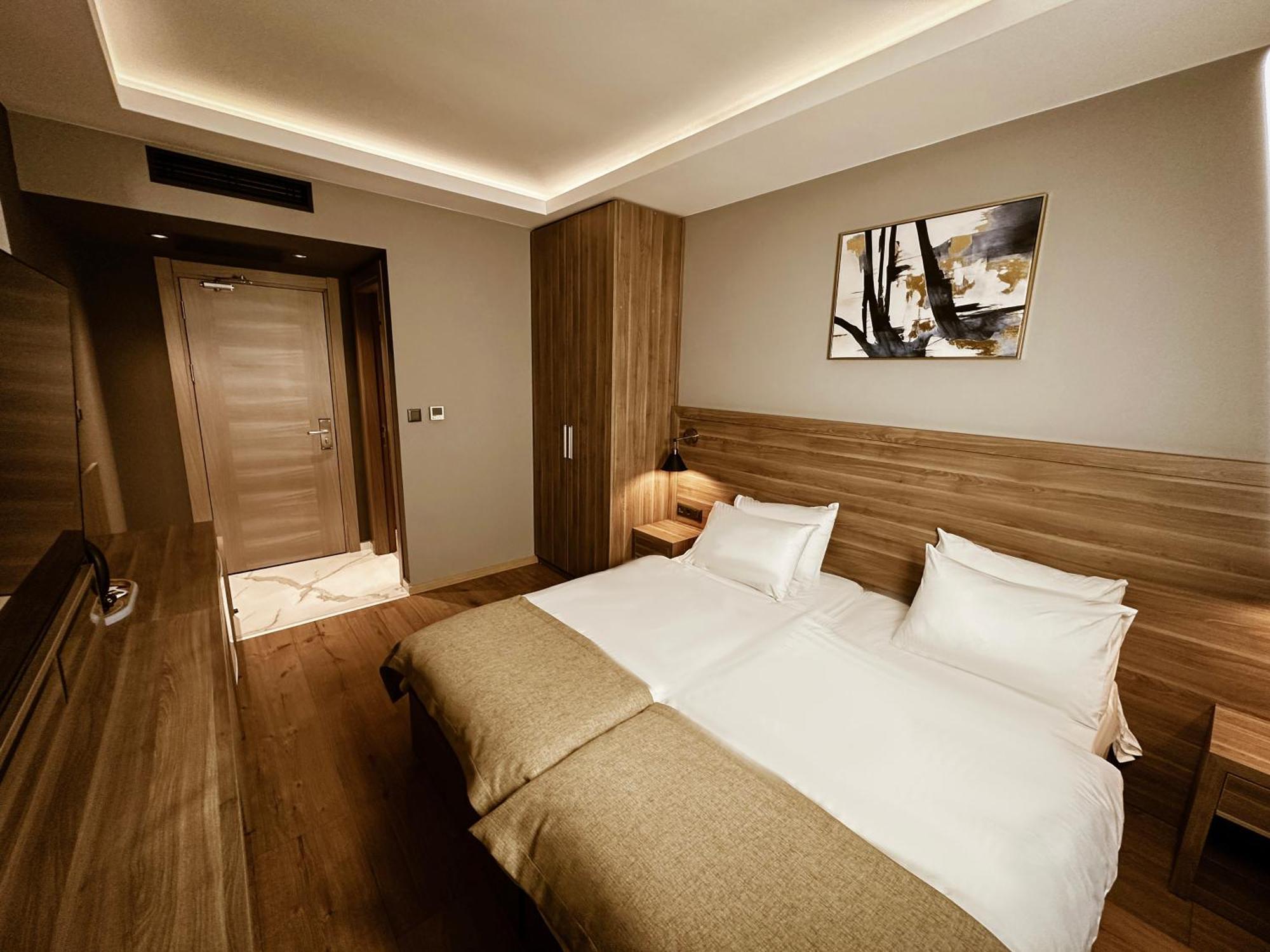 Viola Hotel Budva Exterior foto